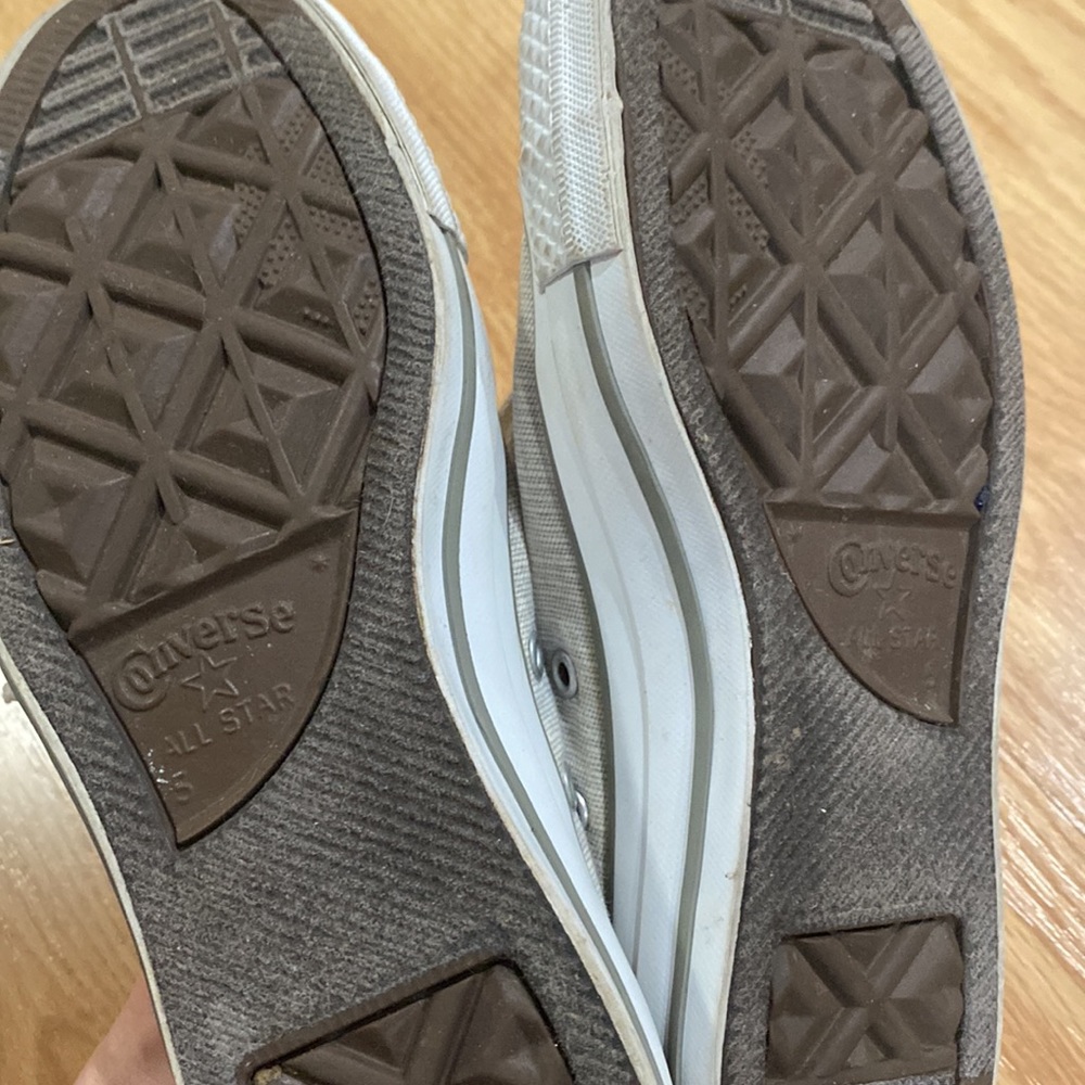 Converse - Picture 2 of 3